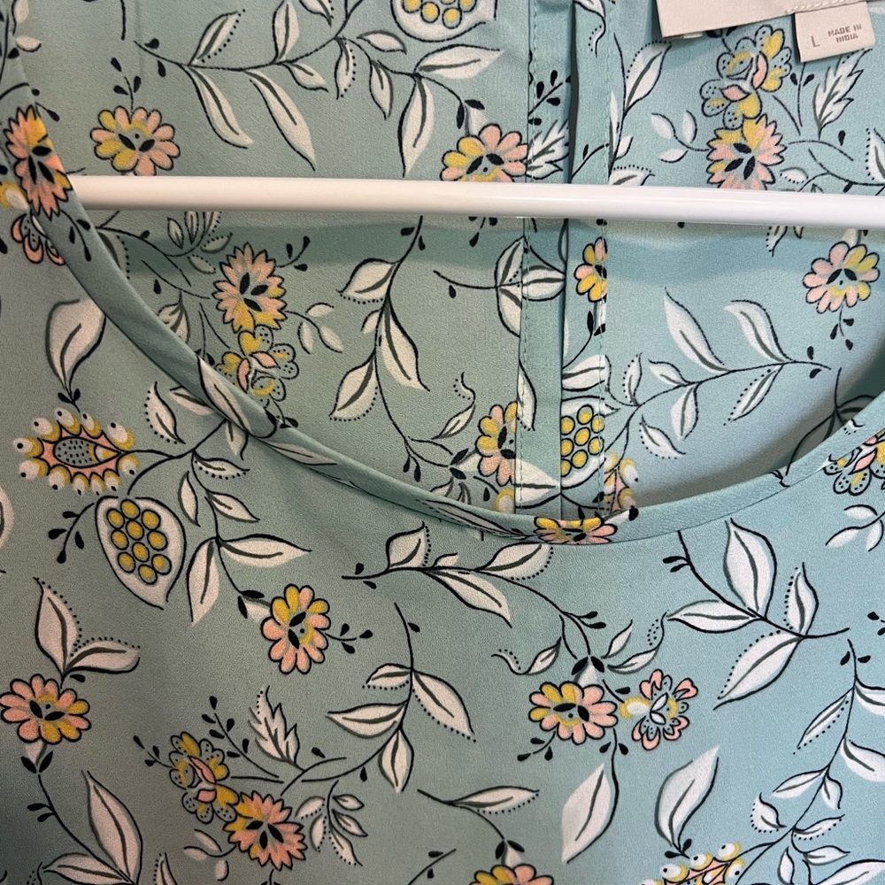COPY - Loft aqua cloud floral balloon sleeves back key hole . Size Large - Picture 8 of 15